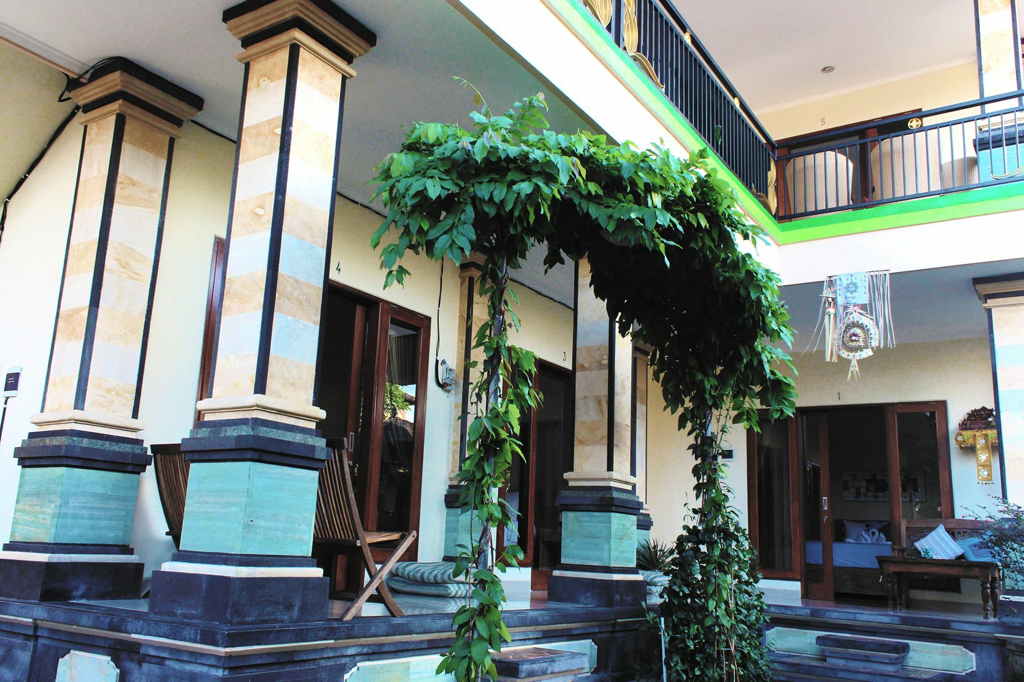 Cr Tris Rooms Seminyak Exterior foto