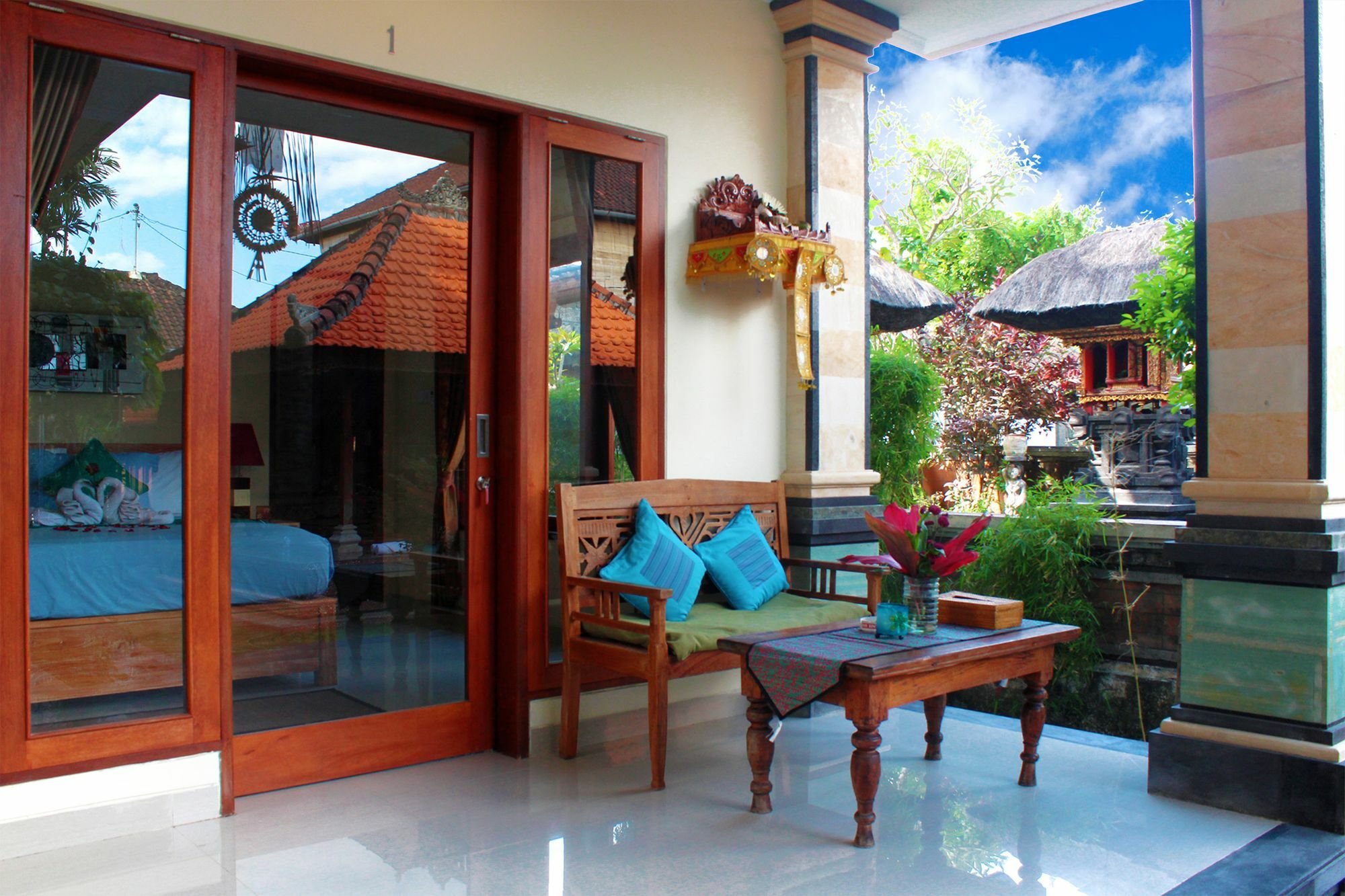 Cr Tris Rooms Seminyak Exterior foto